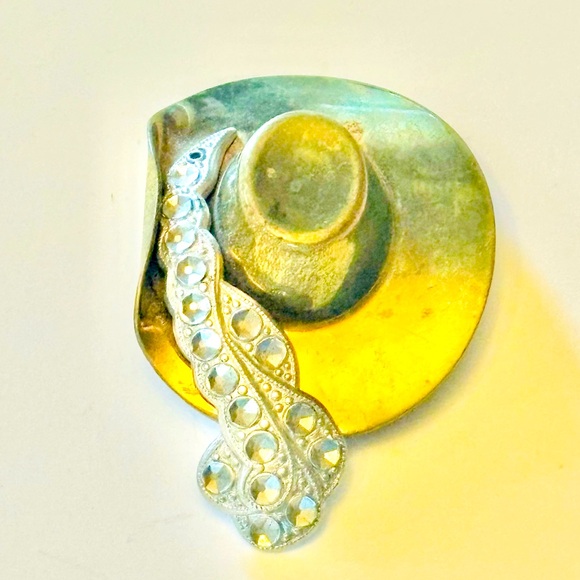 Vintage Cavalier Brass Cowboy Hat Rhinestone Feather Plume Brooch Pin - Picture 5 of 10